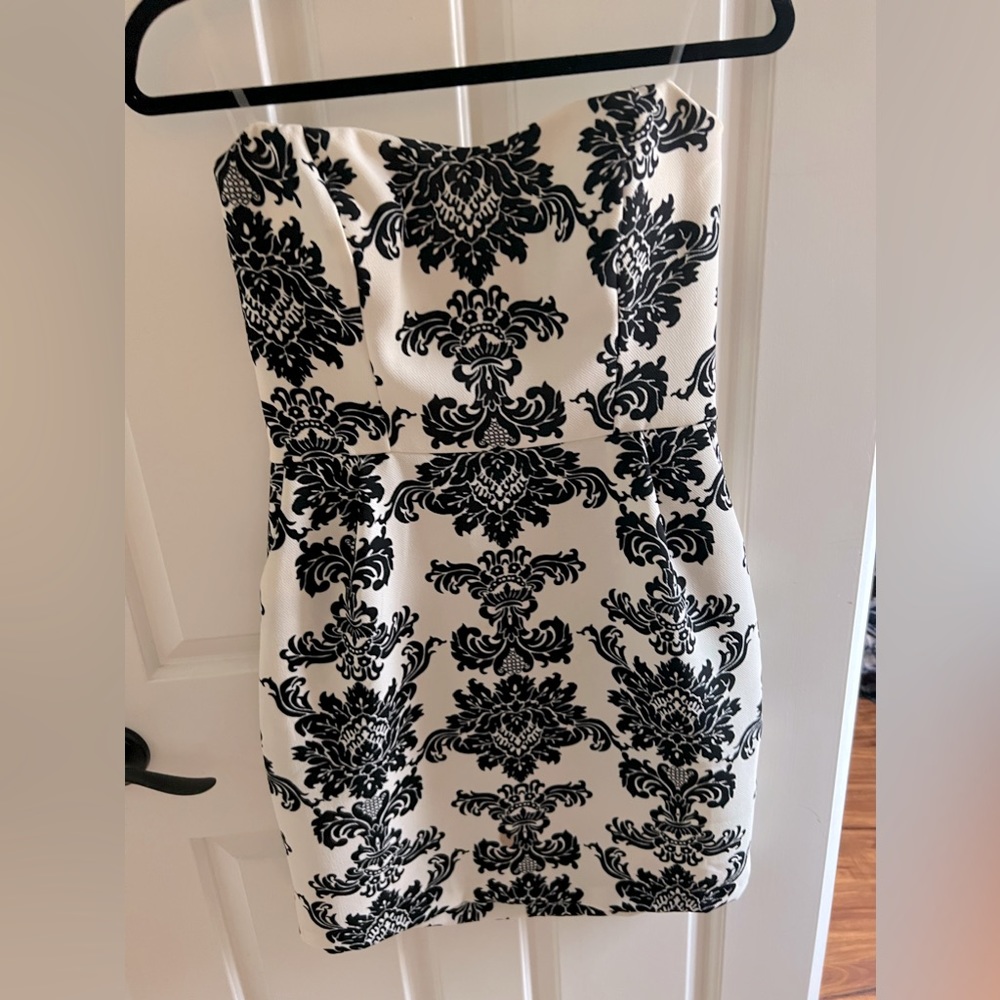 Black and white strapless dress